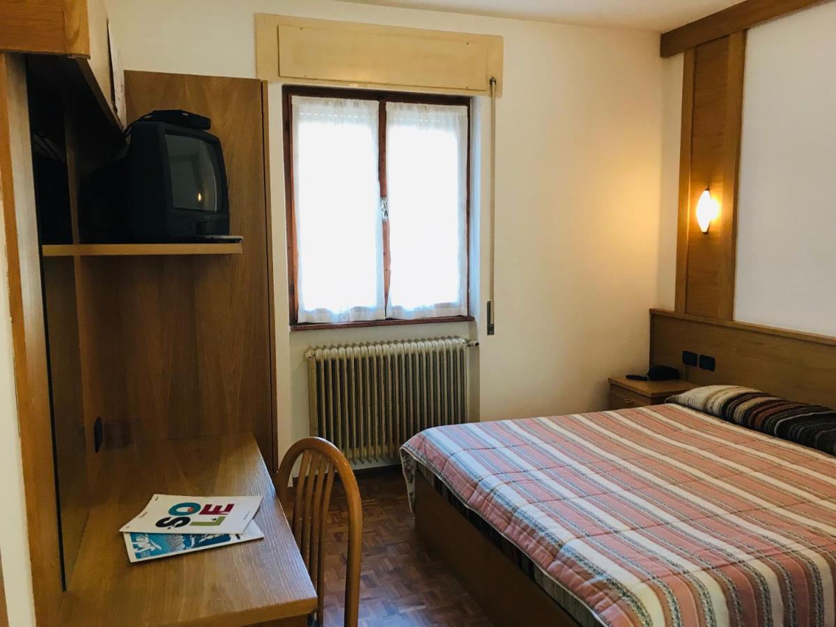 Hotel Santoni Оссана Екстер'єр фото