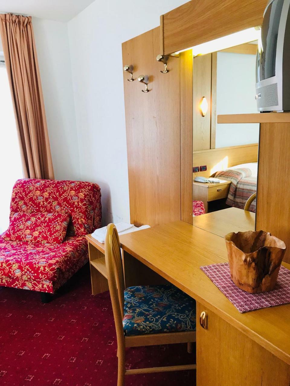 Hotel Santoni Оссана Екстер'єр фото